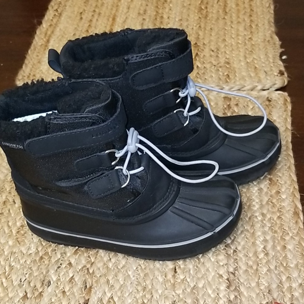 Snow boots